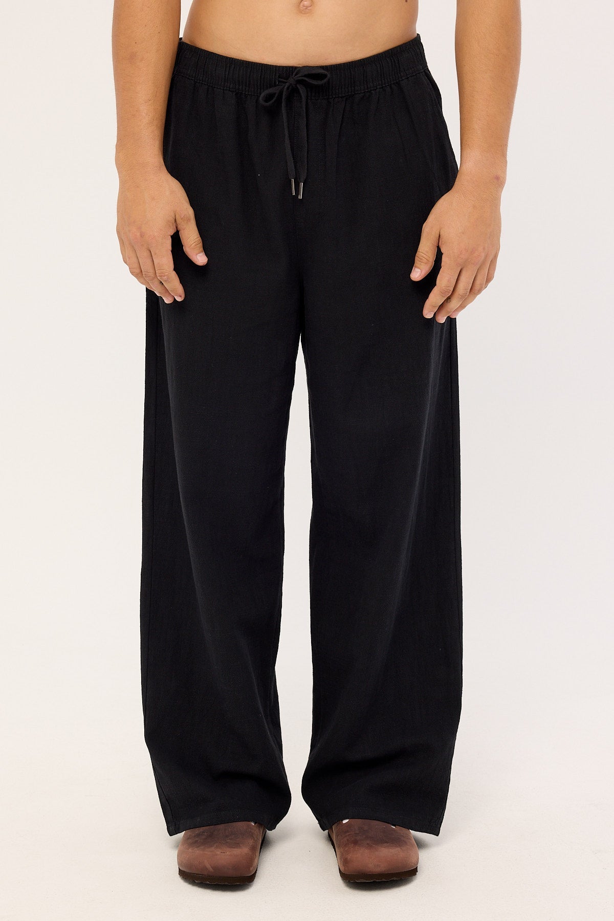 Common Need Sorrento Baggy Linen Pant Black