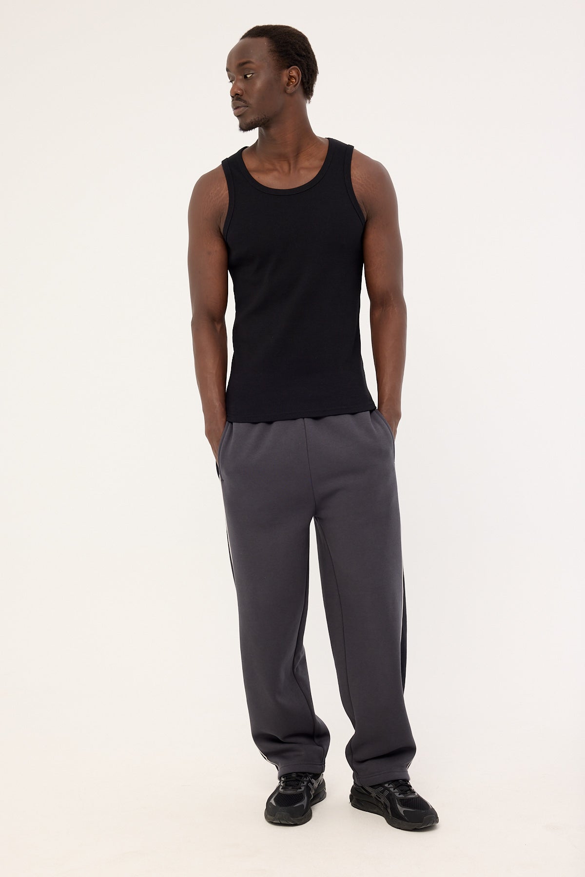 Common Need Gallery Panel Sweatpant Washed Black