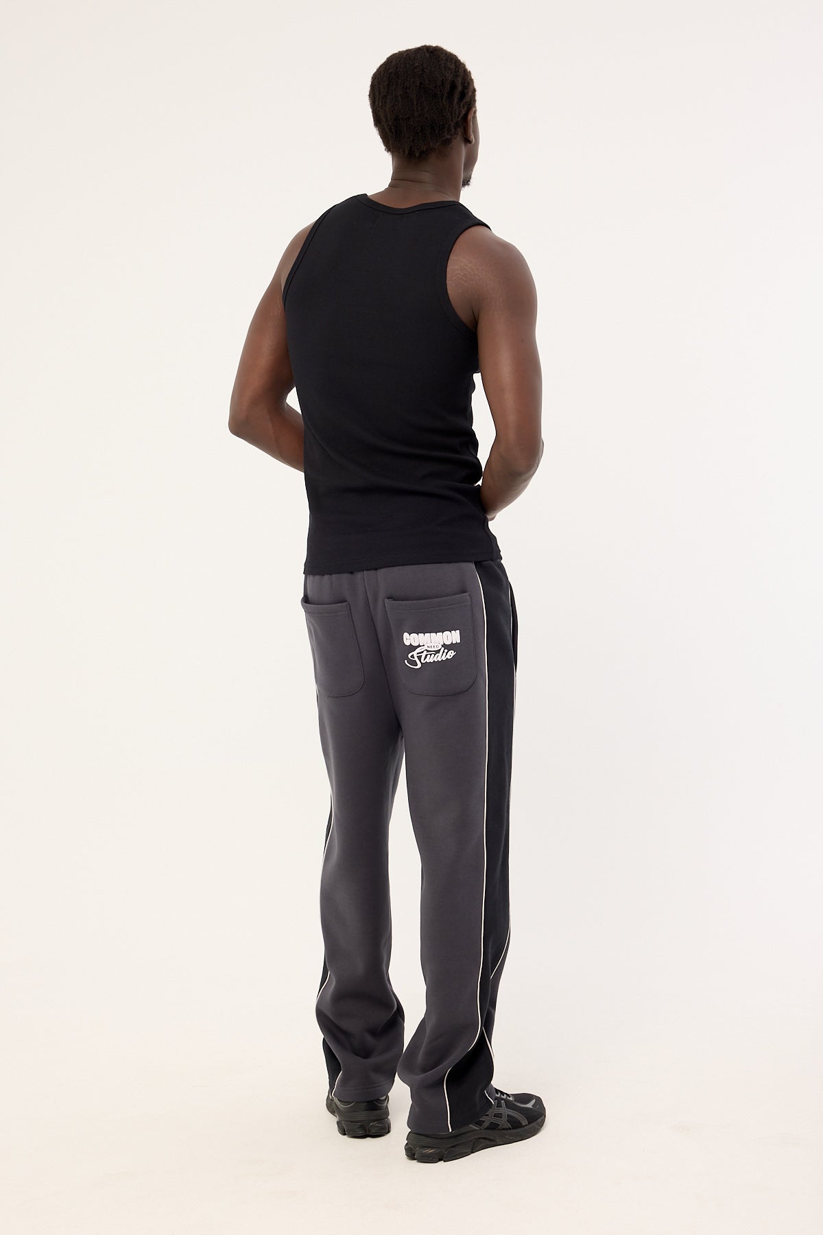 Common Need Gallery Panel Sweatpant Washed Black