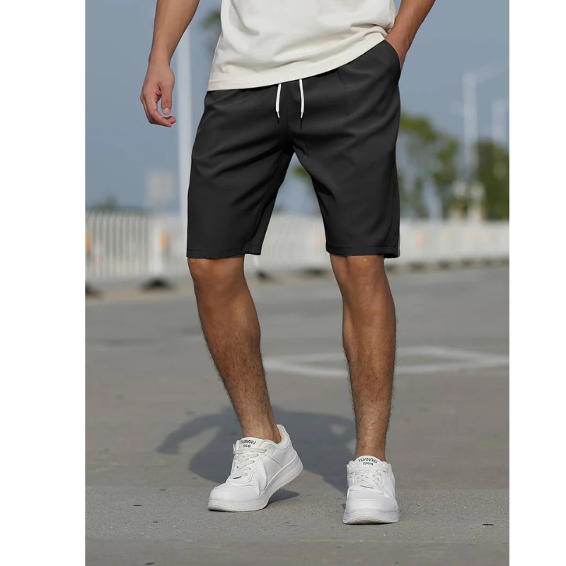 Men's drawstring shorts with pockets