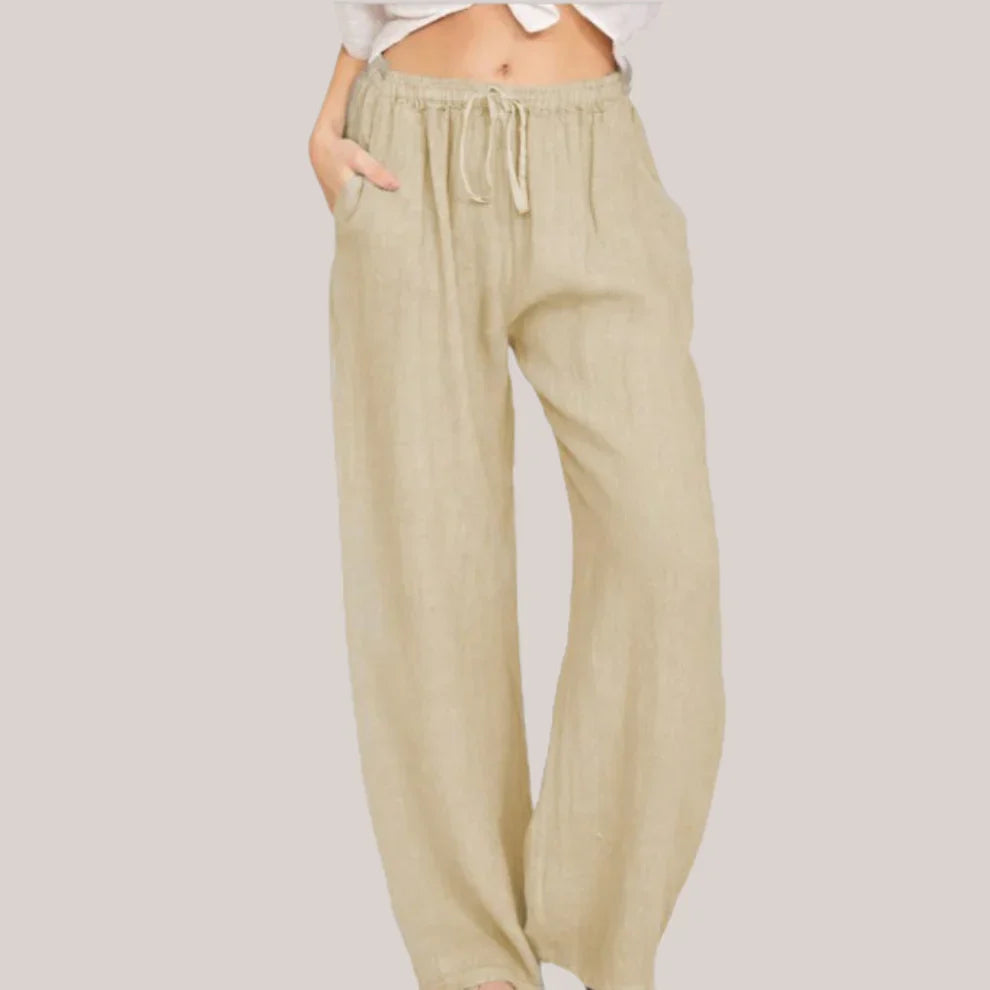 Loose-fitting trousers for women with an elastic waistband