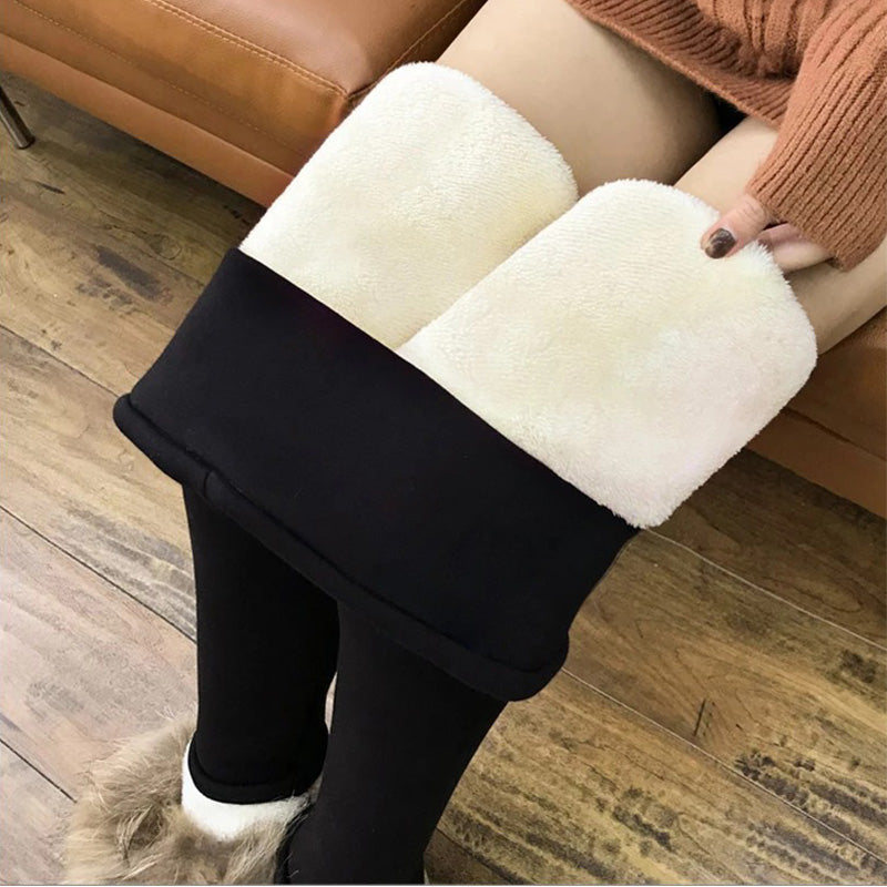 Fleece-lined leggings with wide waistband and stretch fabric