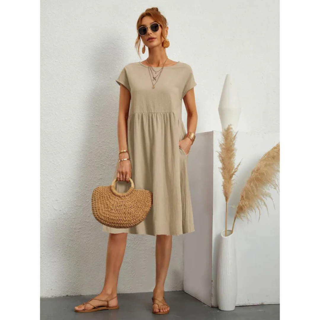 Knee-length women's dress with round neck and short sleeves