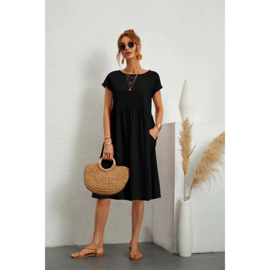 Knee-length women's dress with round neck and short sleeves
