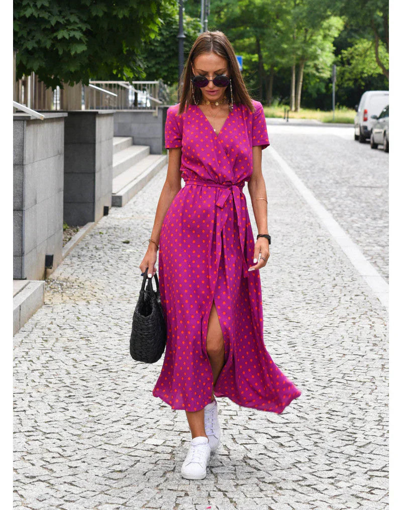 Sleeveless maxi dress with round neck and all-over pattern