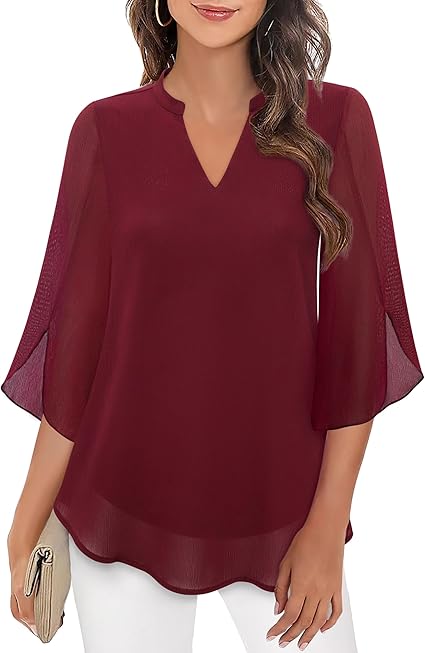 Elegant blouse with V-neck and loose cut