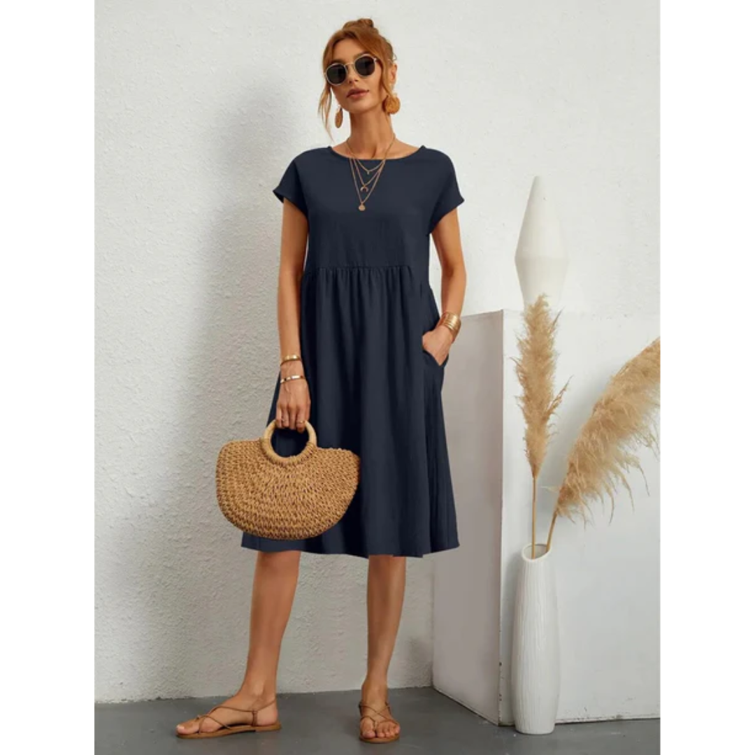 Knee-length women's dress with round neck and short sleeves