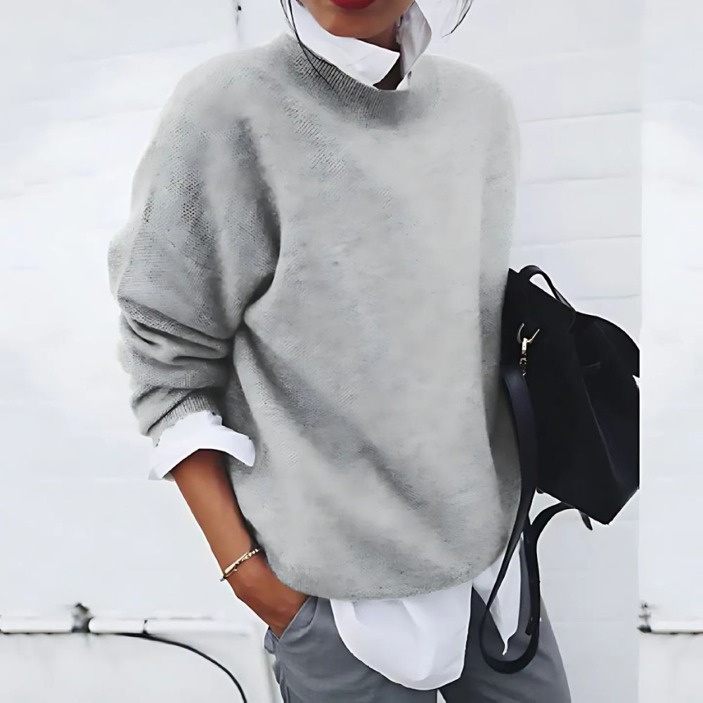 Women’s Sweater with Round Neck and Relaxed Fit