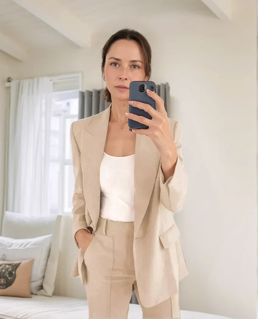 Women’s Two-Piece Suit Set with Blazer and Straight-Leg Trousers