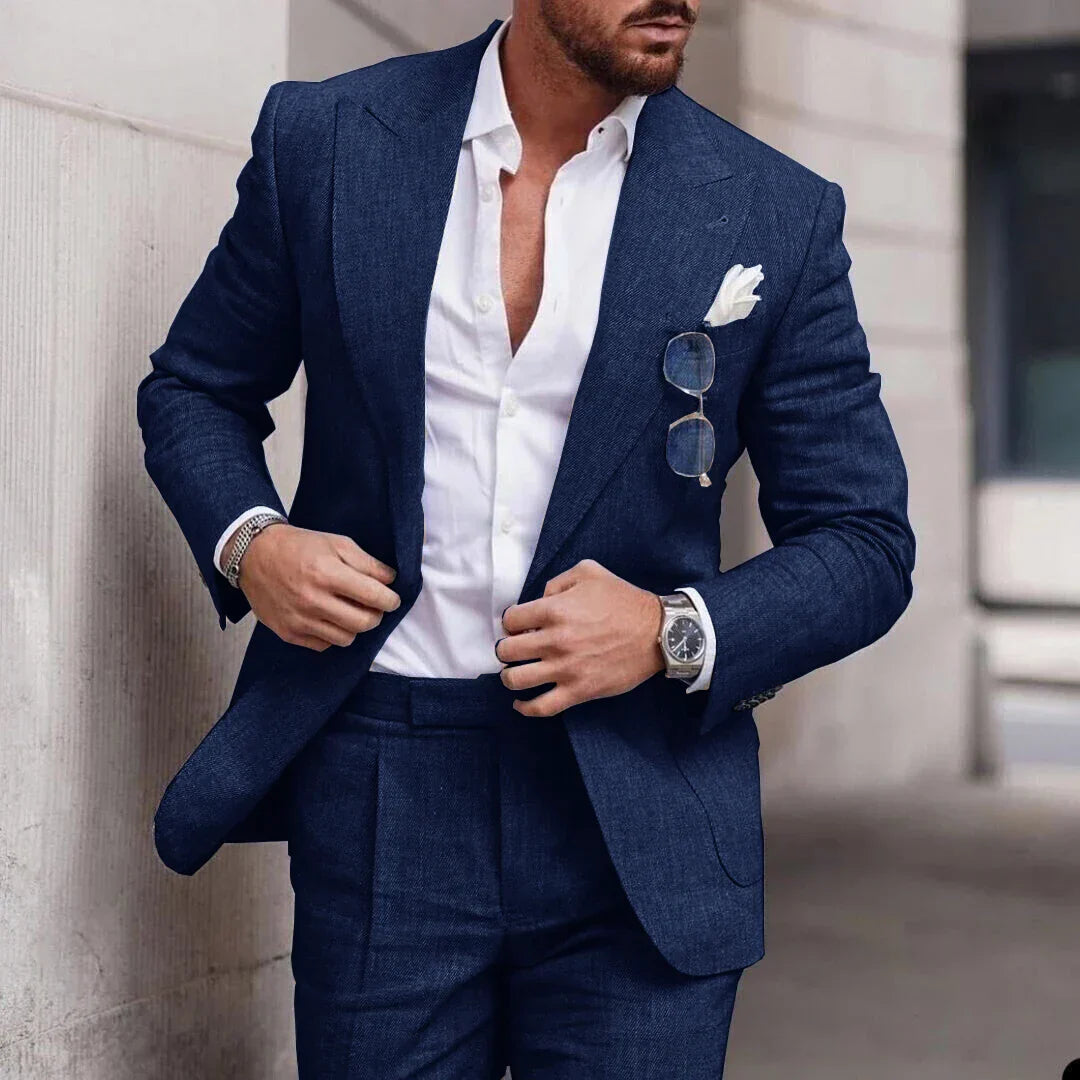 Men's suit with jacket and trousers made of finely structured fabric