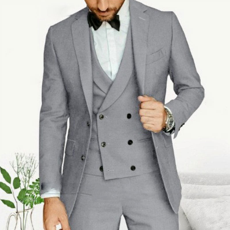 Men's suit with jacket, waistcoat and trousers in classic cut