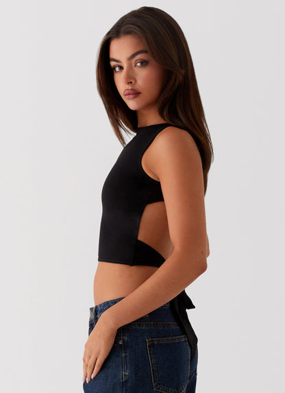 Saskie Crop Top - Black Fiorora