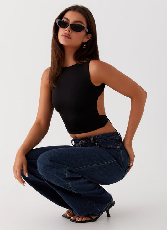 Saskie Crop Top - Black Fiorora