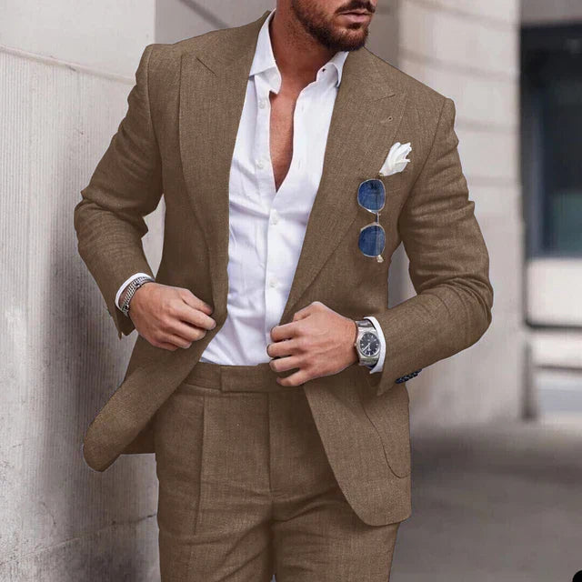 Men's suit with jacket and trousers made of finely structured fabric