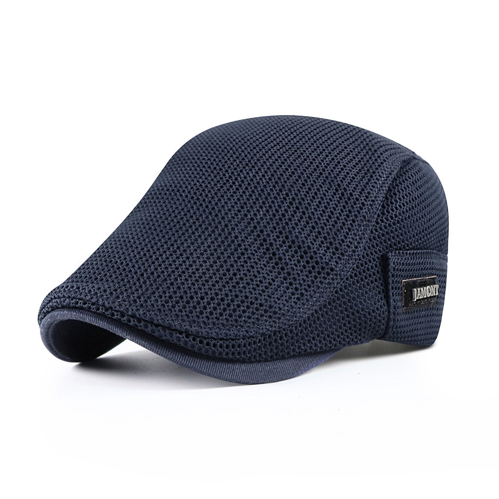 Flat-shaped men's cap made of structured material with a curved peak