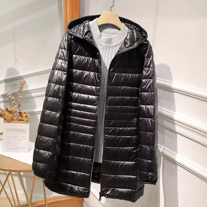 Lightweight quilted jacket with hood and zip closure