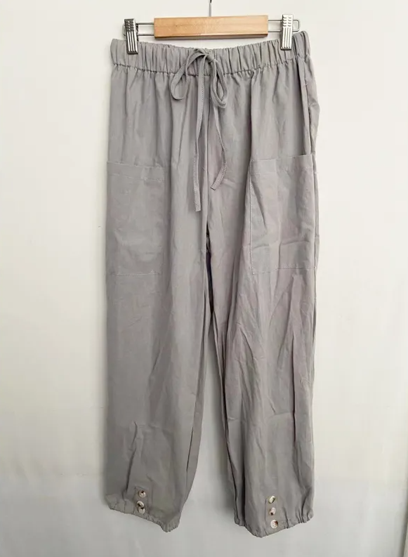 Relaxed fit drawstring trousers with side pockets