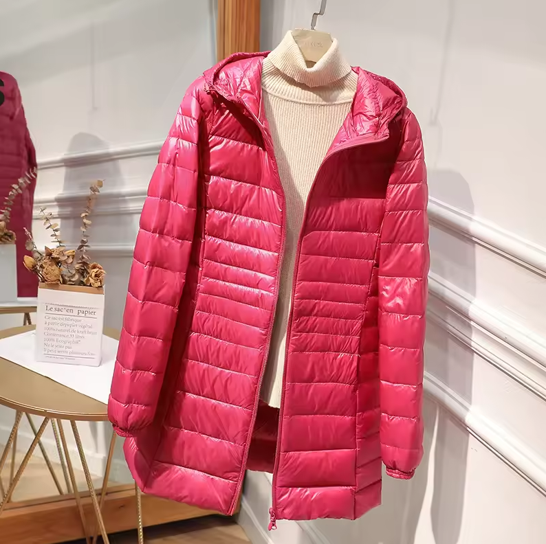 Lightweight quilted jacket with hood and zip closure