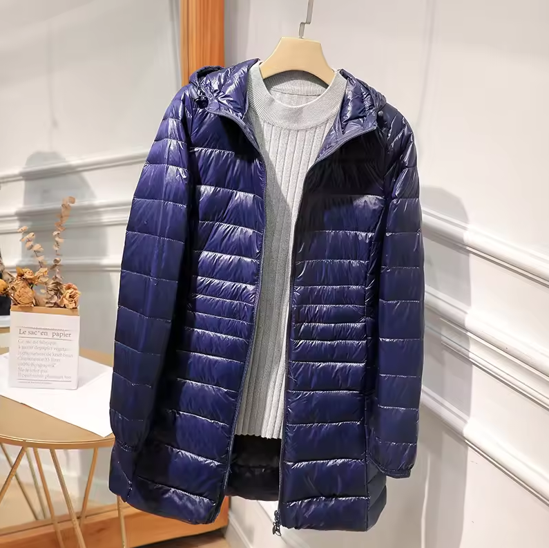 Lightweight quilted jacket with hood and zip closure