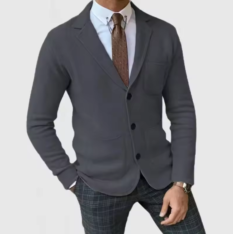Knitted cardigan with lapel collar and button closure