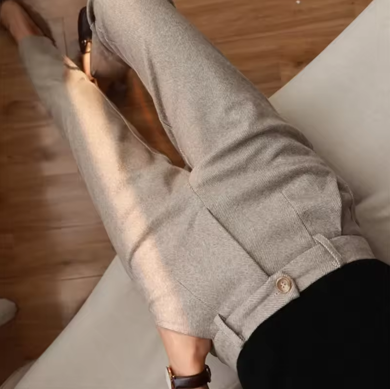 Elegant trousers for men with pleats