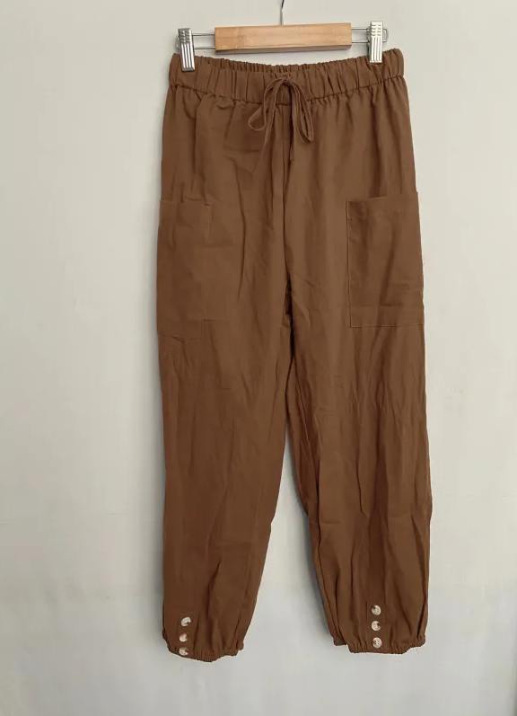 Relaxed fit drawstring trousers with side pockets