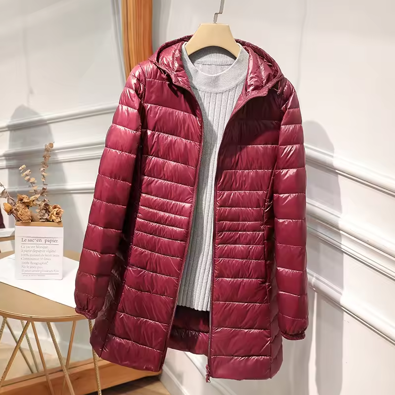 Lightweight quilted jacket with hood and zip closure
