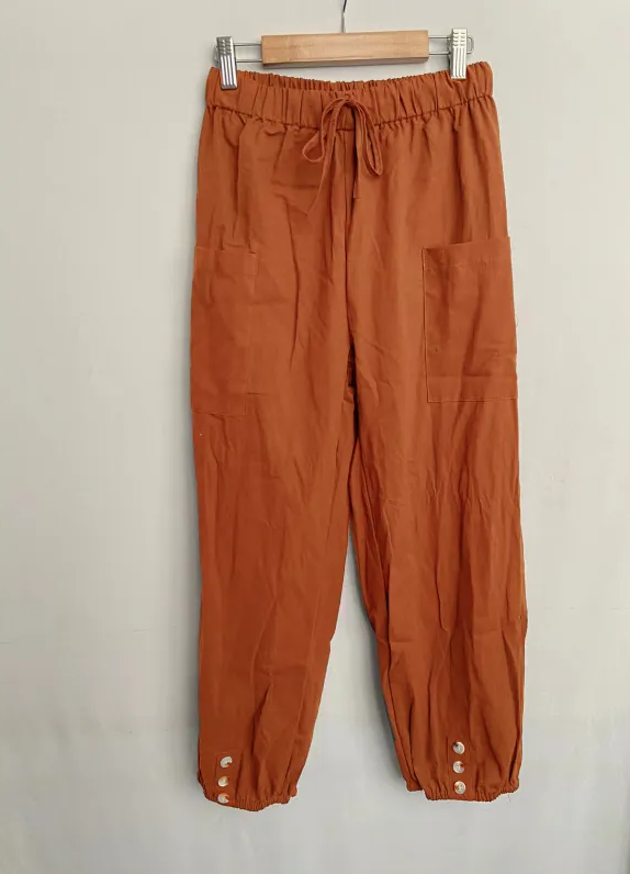 Relaxed fit drawstring trousers with side pockets