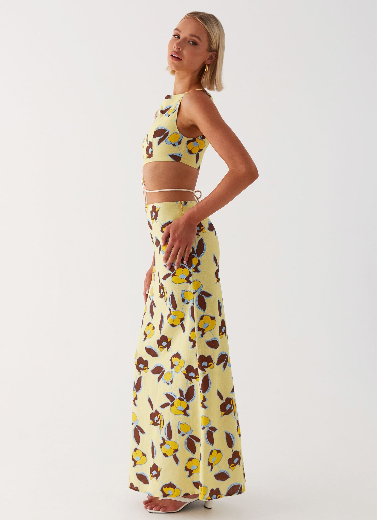 Ärmelloses Maxikleid mit Cut-out und Allover-Muster