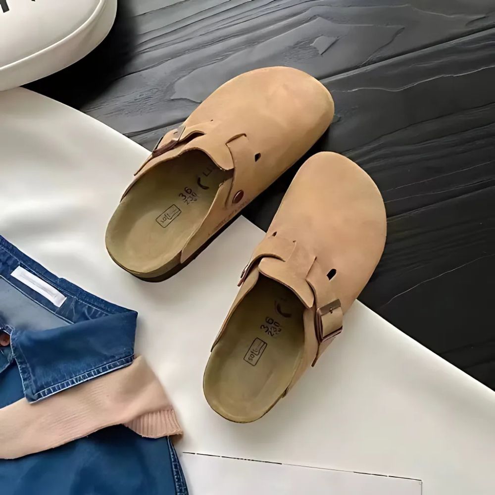 Unisex Clogs with Adjustable Strap and Closed Toe