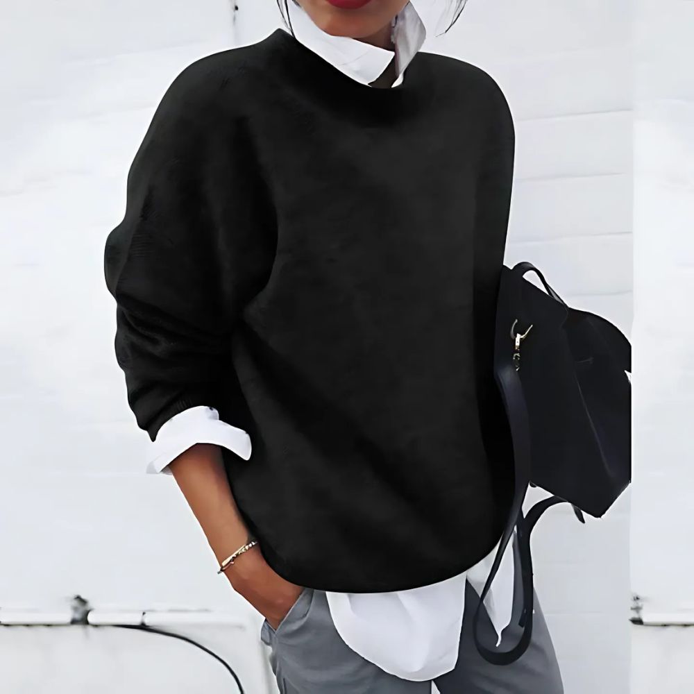 Women’s Sweater with Round Neck and Relaxed Fit