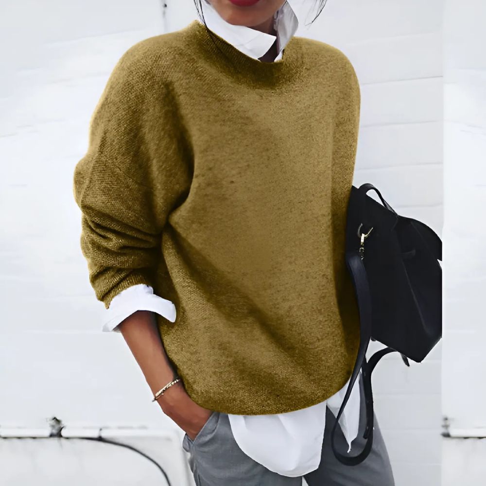 Women’s Sweater with Round Neck and Relaxed Fit
