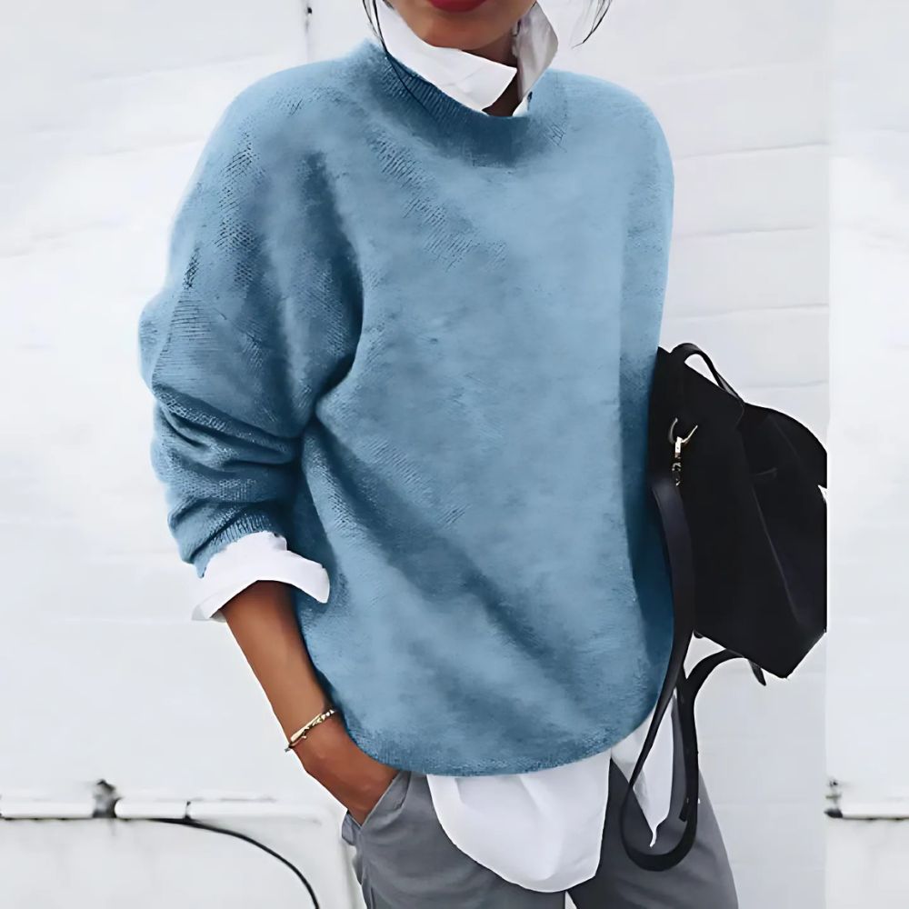 Women’s Sweater with Round Neck and Relaxed Fit