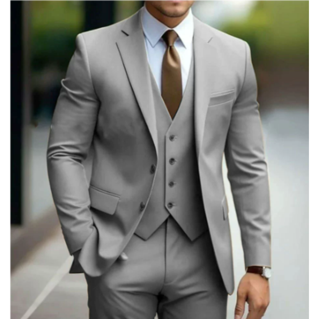 Men's suit with jacket, waistcoat and trousers in a coordinated design