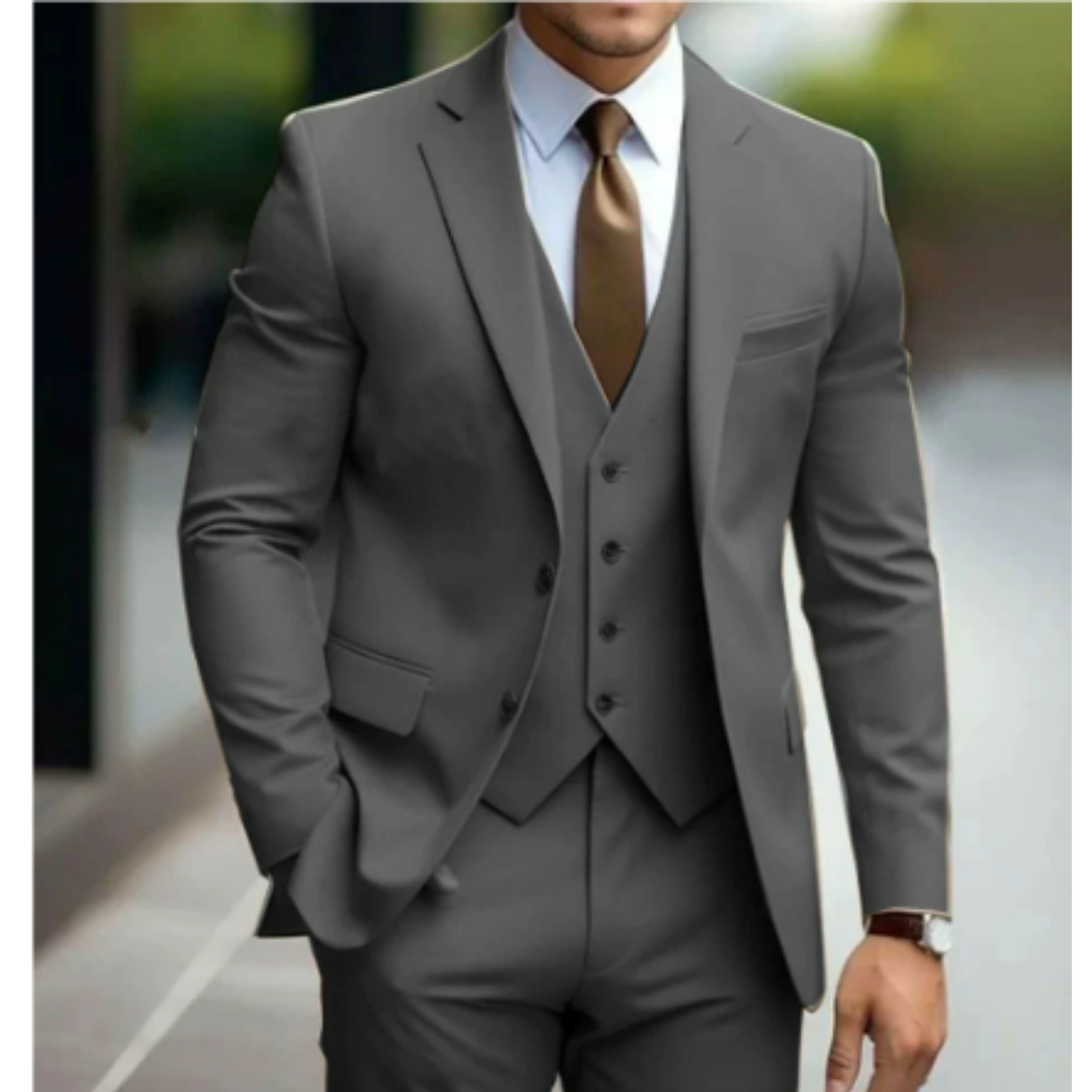 Men's suit with jacket, waistcoat and trousers in a coordinated design
