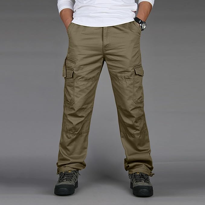 Men's trousers with patch pockets and straight cut
