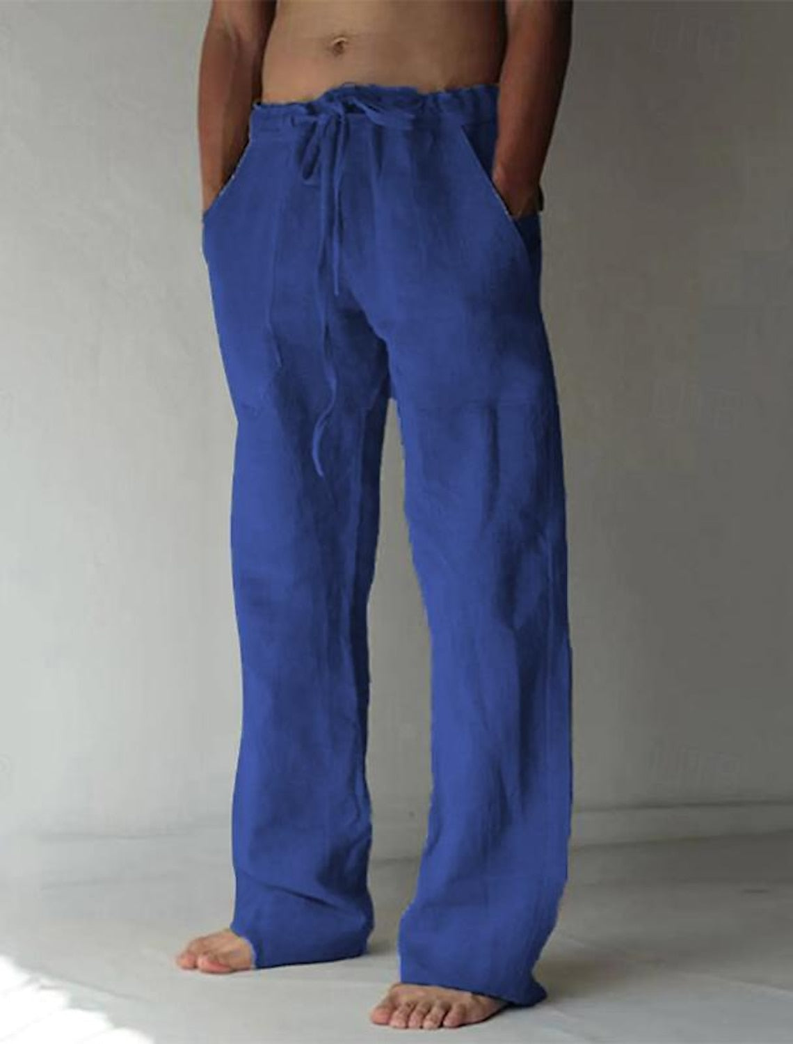 Men's trousers with elastic waistband, drawstring and straight cut made of structured fabric