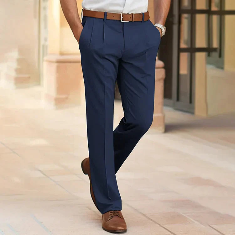 Straight-cut trousers with creases
