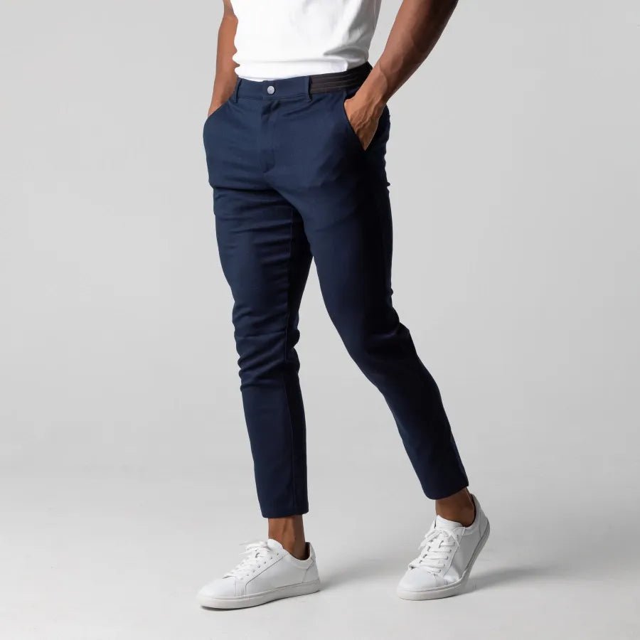 Men's chino trousers with a tapered fit and piped back pockets
