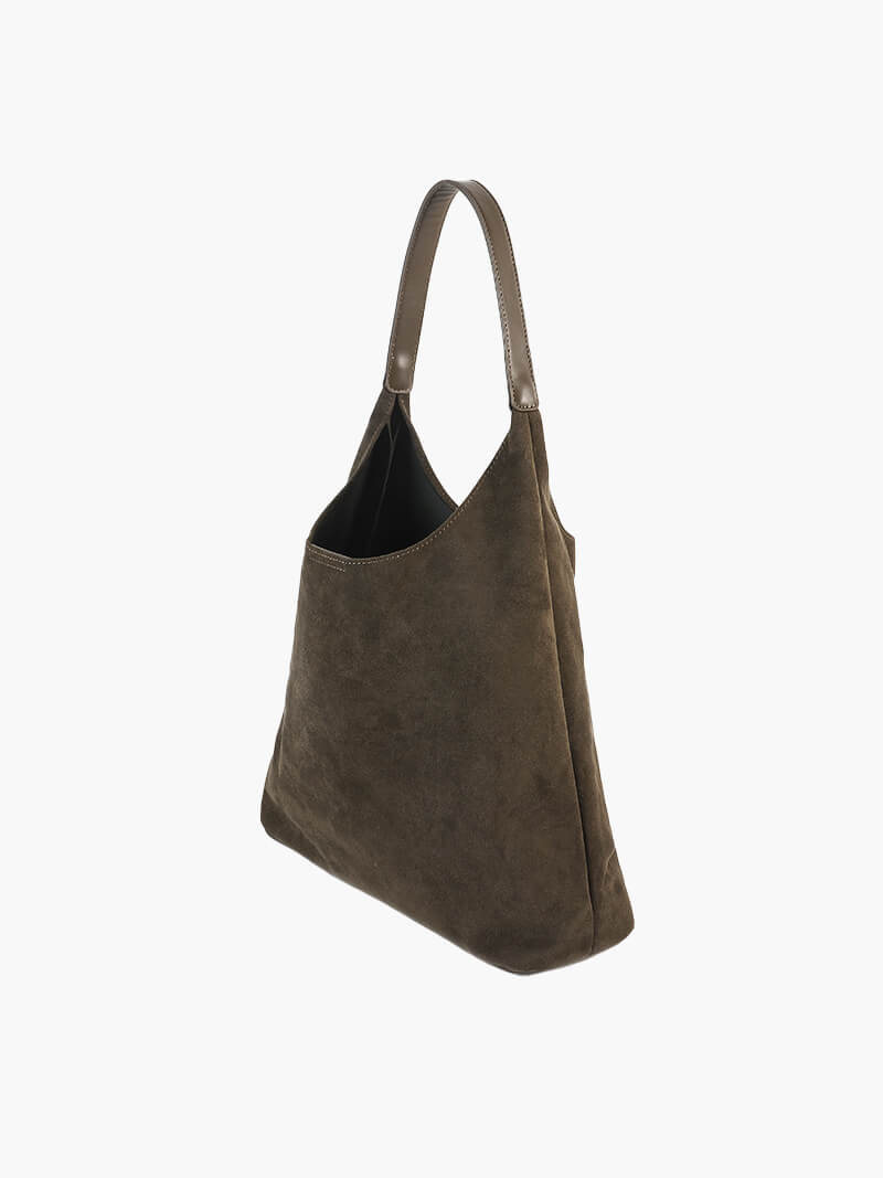 Shoulder bag with single strap and spacious compartment