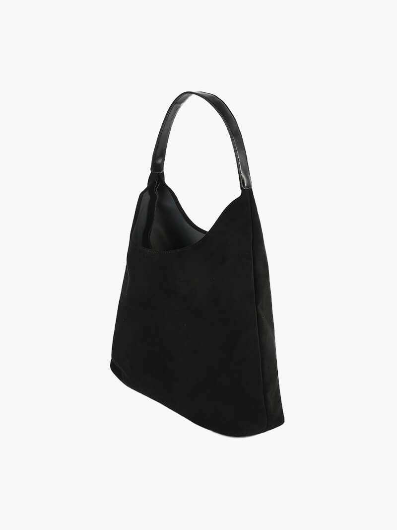 Shoulder bag with single strap and spacious compartment