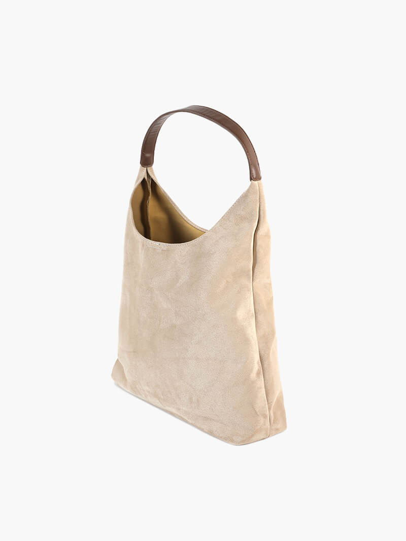 Shoulder bag with single strap and spacious compartment