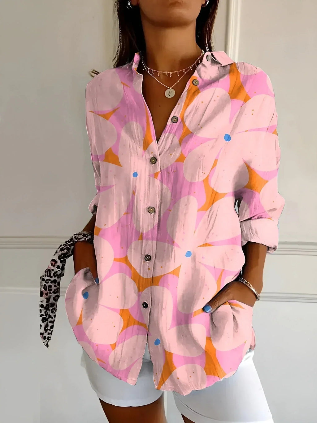 Patterned women's blouse with collar