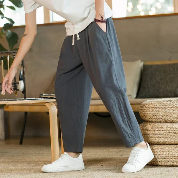 Lightweight men's leisure trousers with elastic waistband and straight cut