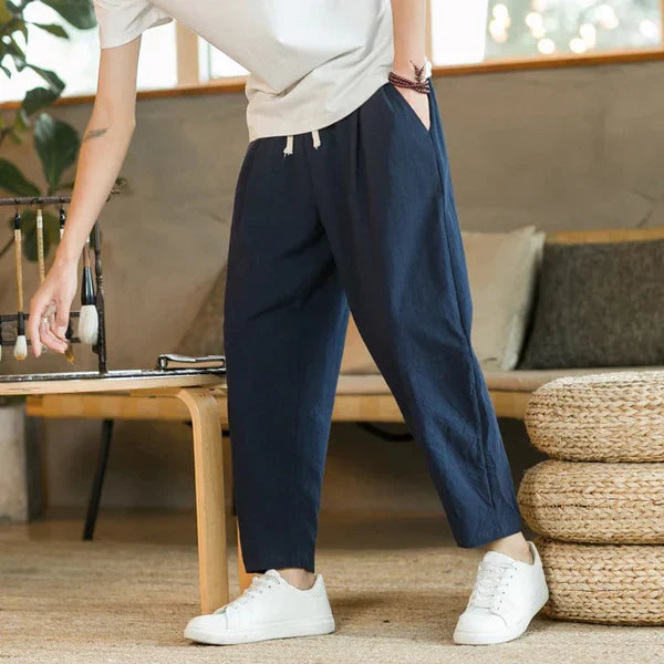 Lightweight men's leisure trousers with elastic waistband and straight cut