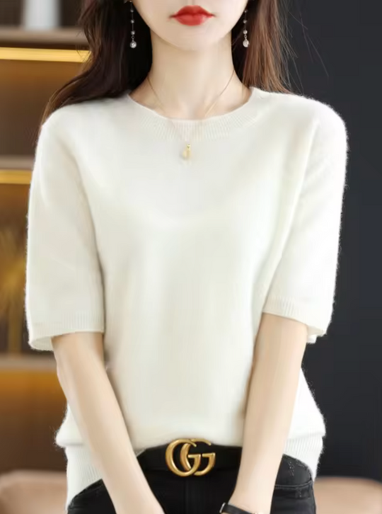 Short-sleeved knit top with round neckline